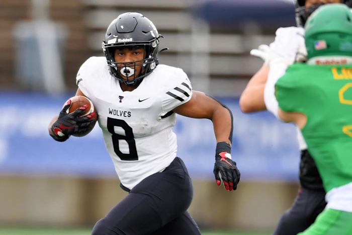 Tualatin.West-Linn.6A-football-semifinal.Leon-Neuschwander.14